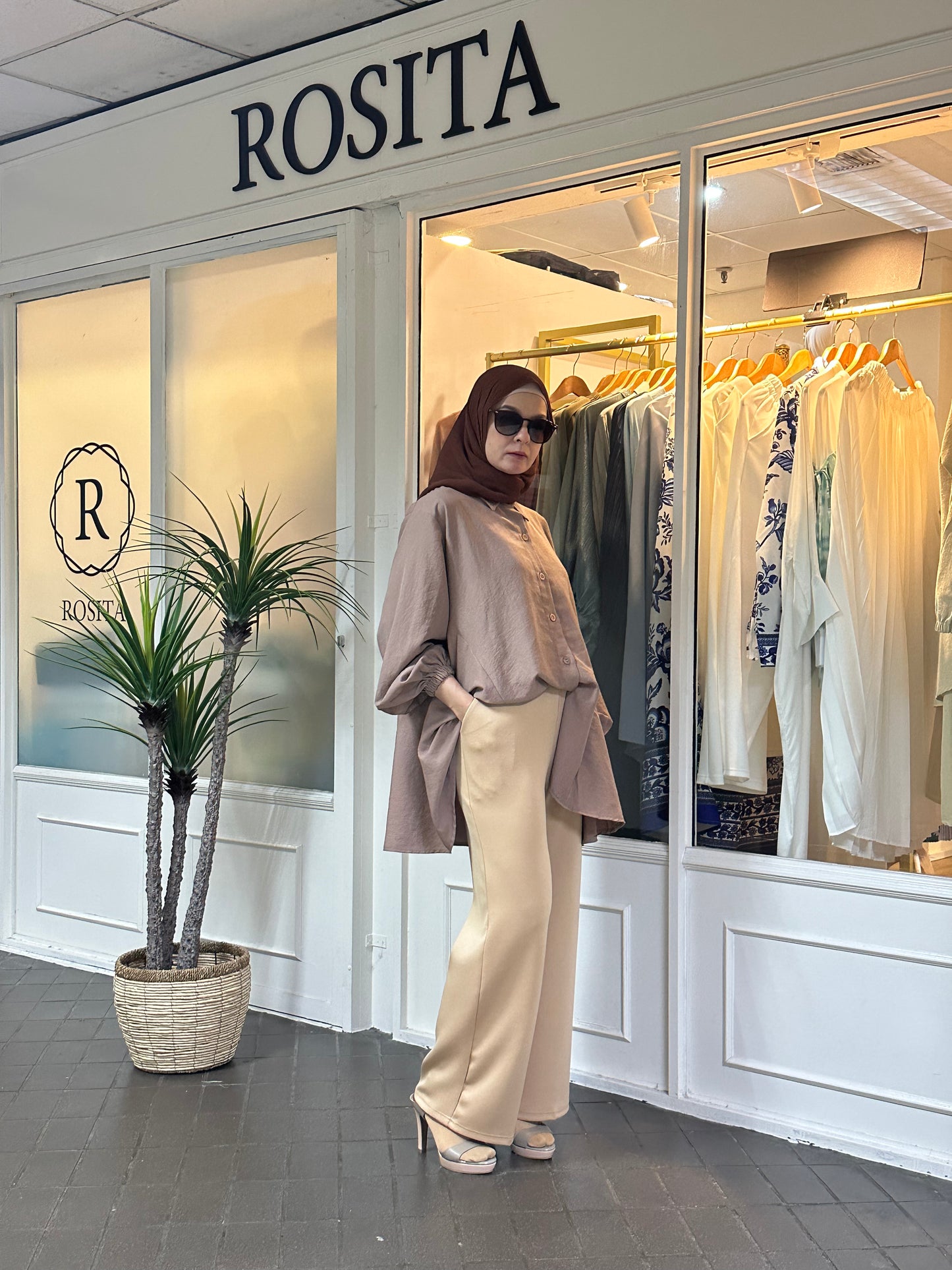 Gia Straight Cut Pants 2.0 in Beige