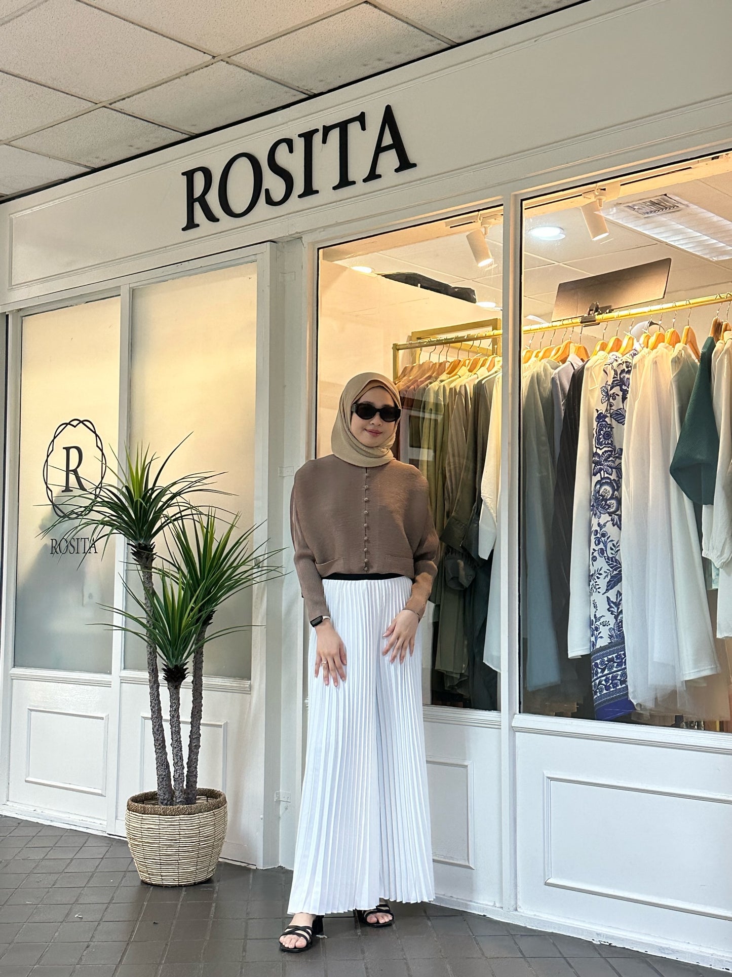 Seline Pleated Wide leg Pants in White