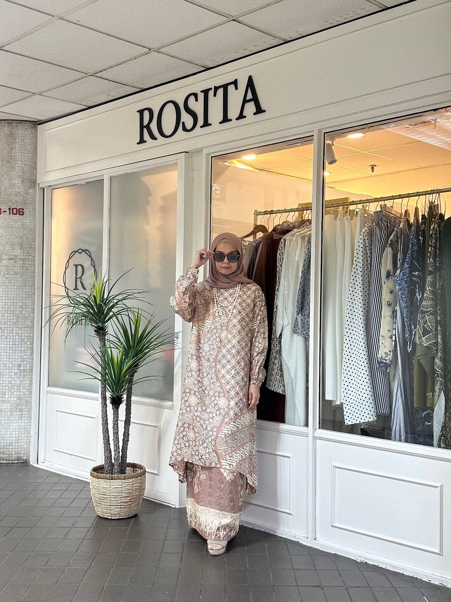 Amanda Batik Sutera Kurung Set in BK53 (NEW!)