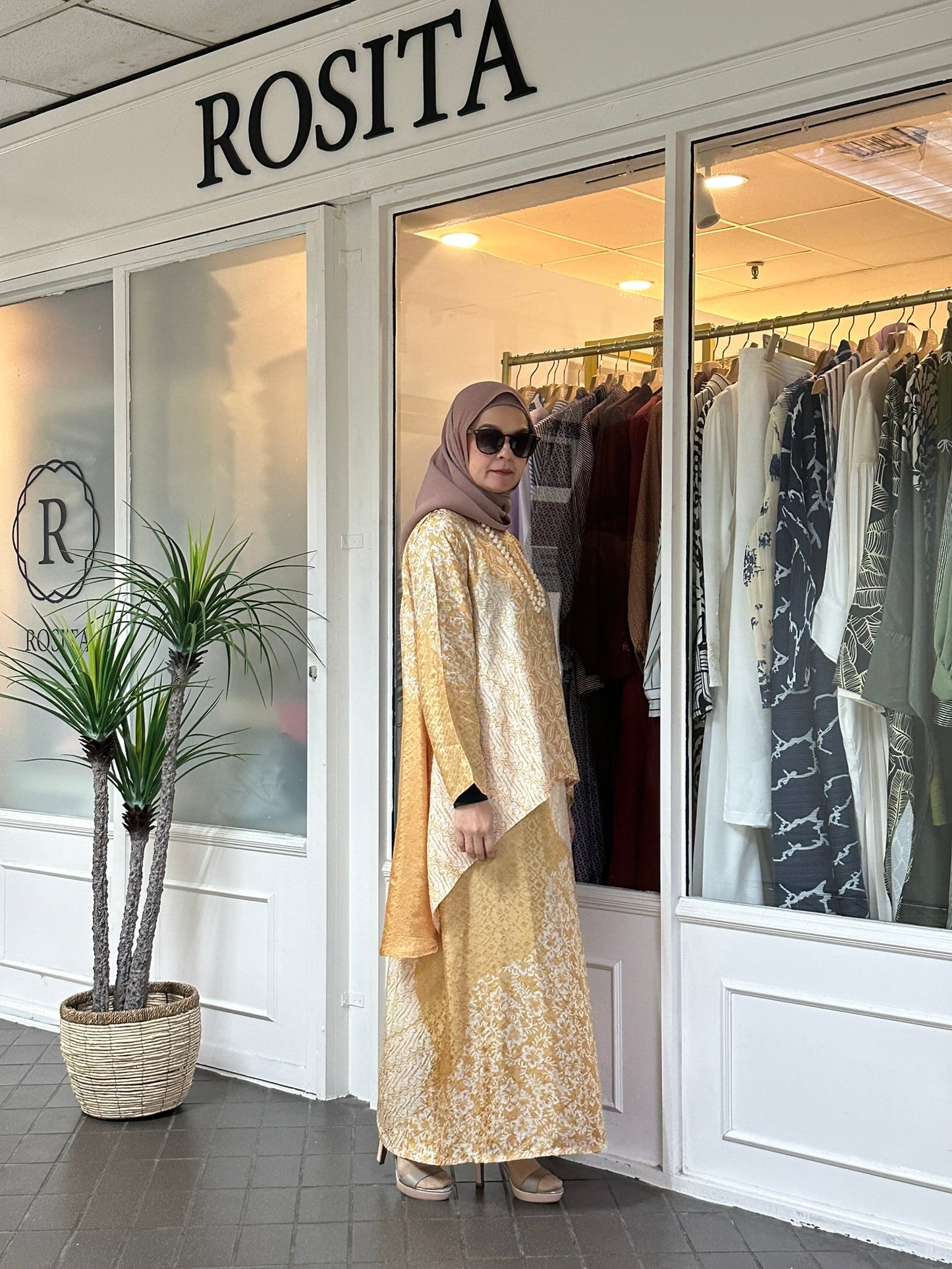 Dinda Batik Sutera Kurung Set in KP2 (NEW!)