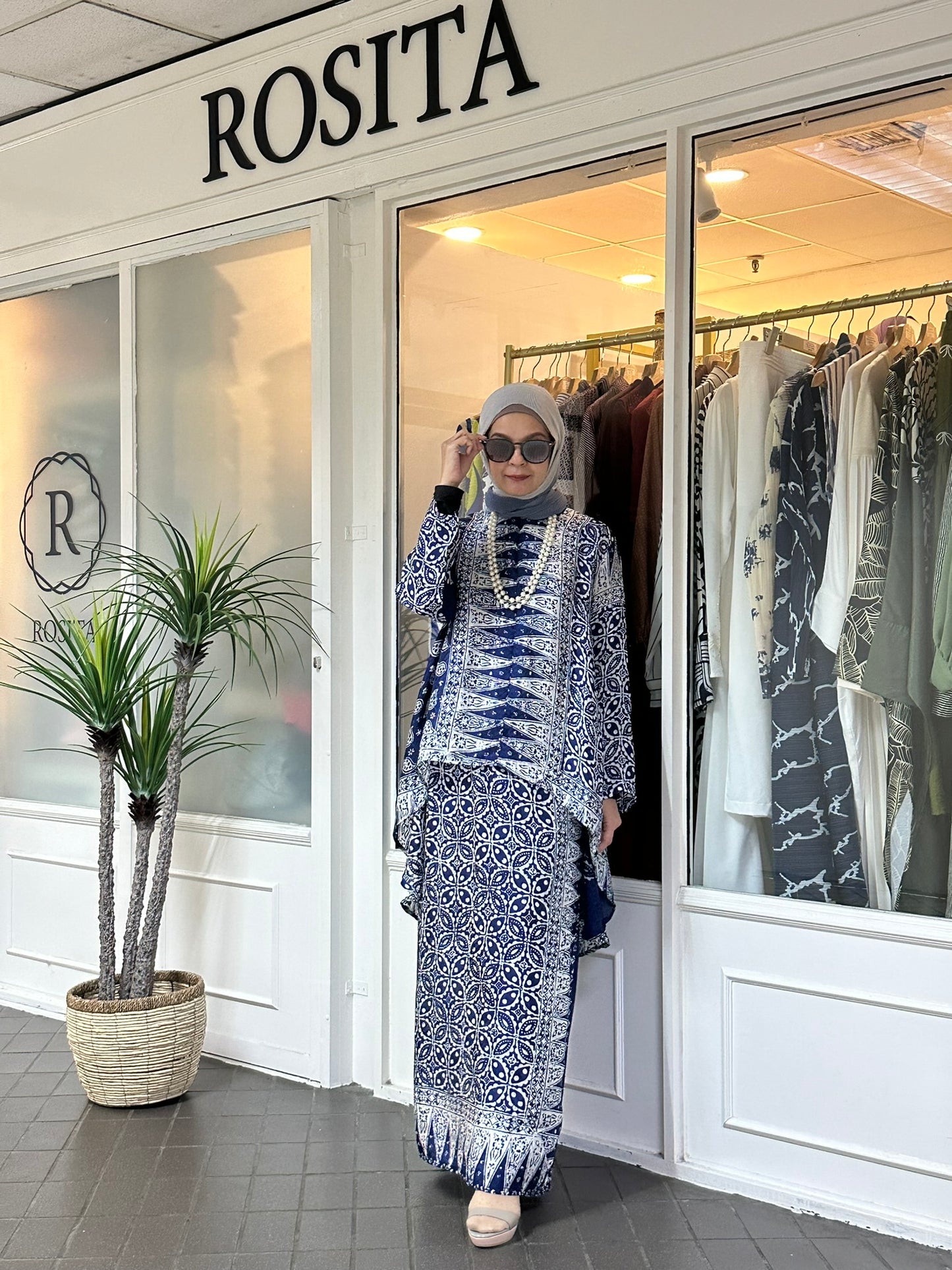 Dinda Batik Sutera Kurung Set in KP3 (NEW!)