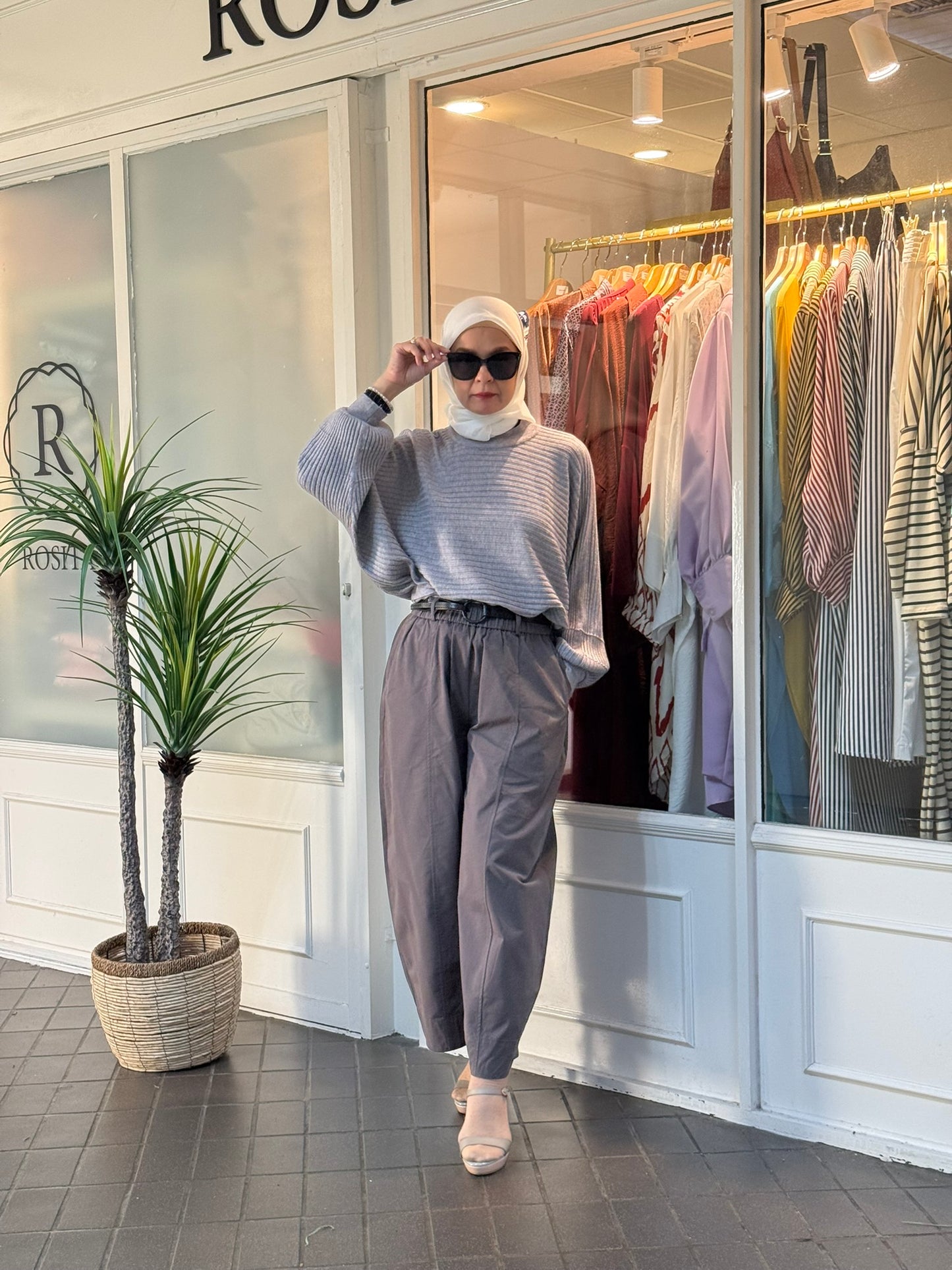 Audrey Barrel Pants in Grey (NEW!)