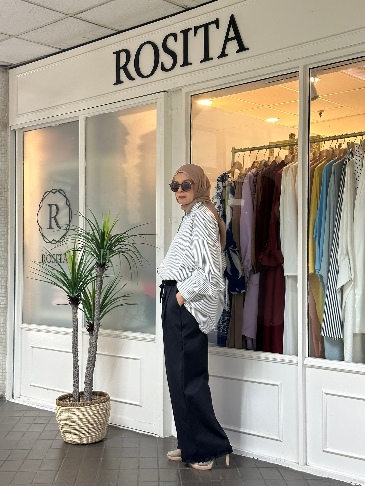 Elise Cotton Ruffles Pants 2.0 in Navy Blue (NEW!)
