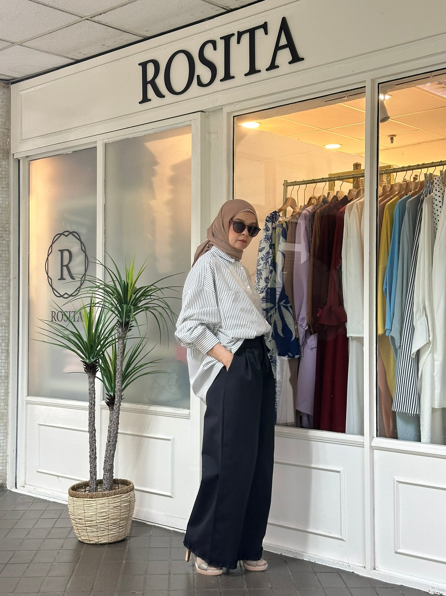 Elise Cotton Ruffles Pants 2.0 in Navy Blue (NEW!)