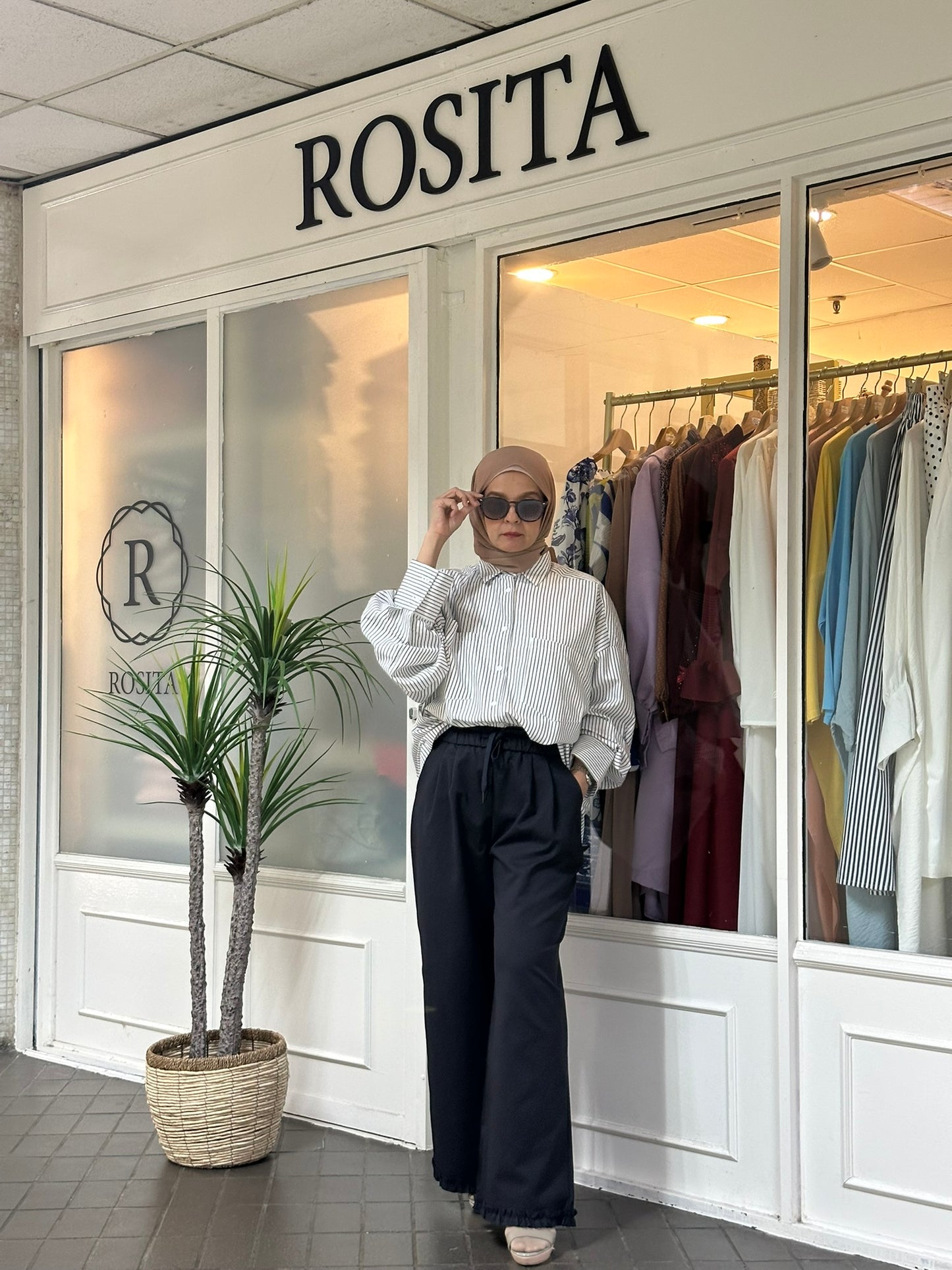 Elise Cotton Ruffles Pants 2.0 in Navy Blue (NEW!)