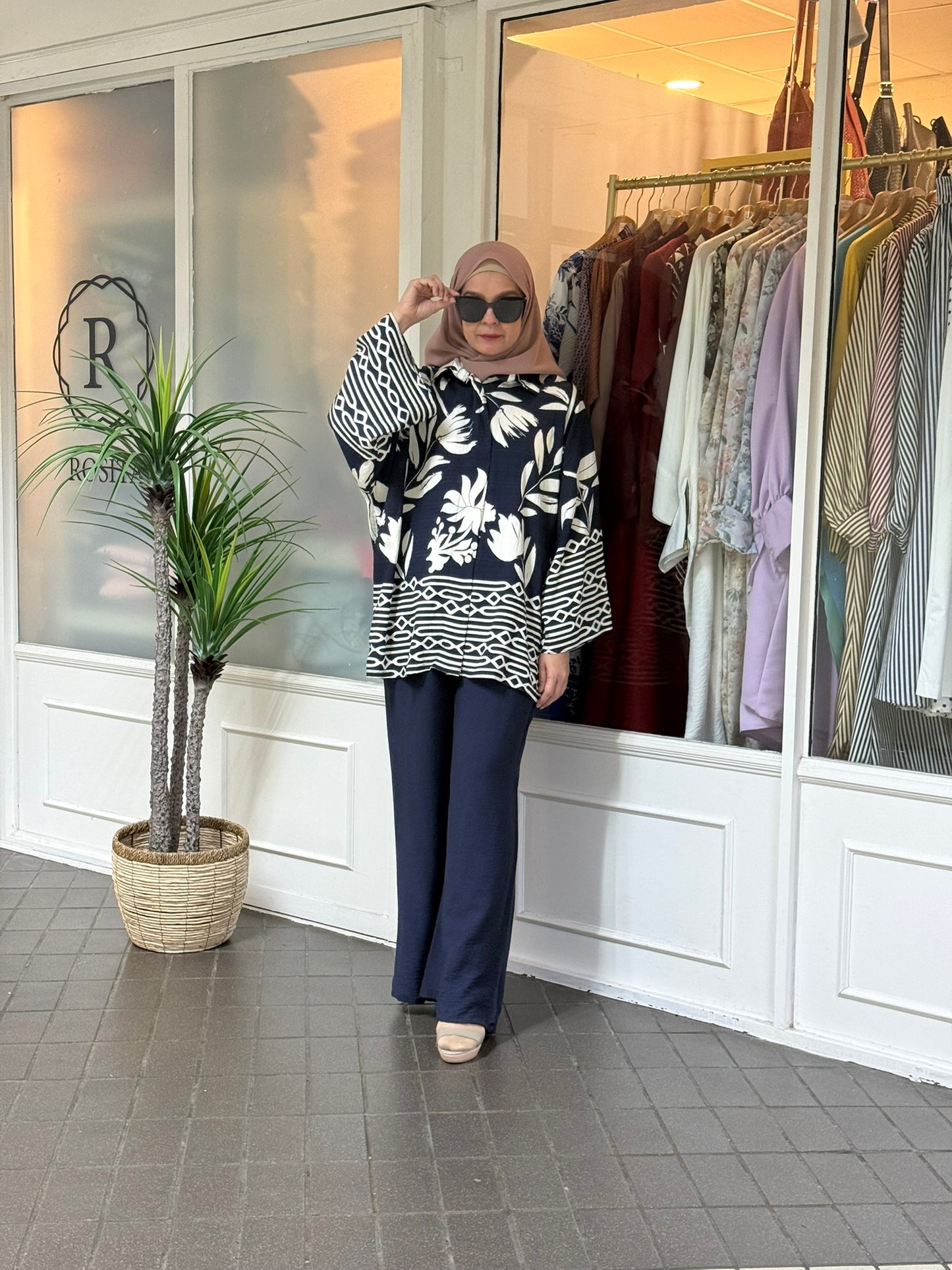 Raisa Pants Set in Floral Navy (NEW!)