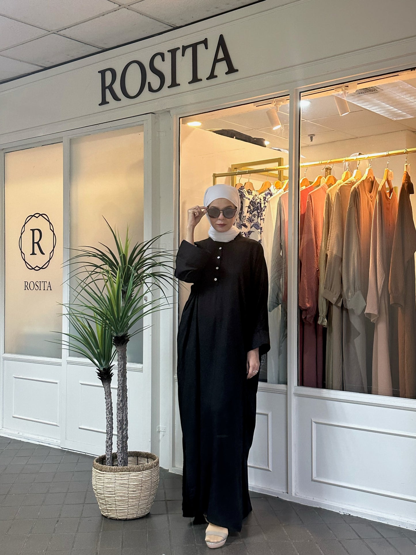 Dahlia Kaftan in Black