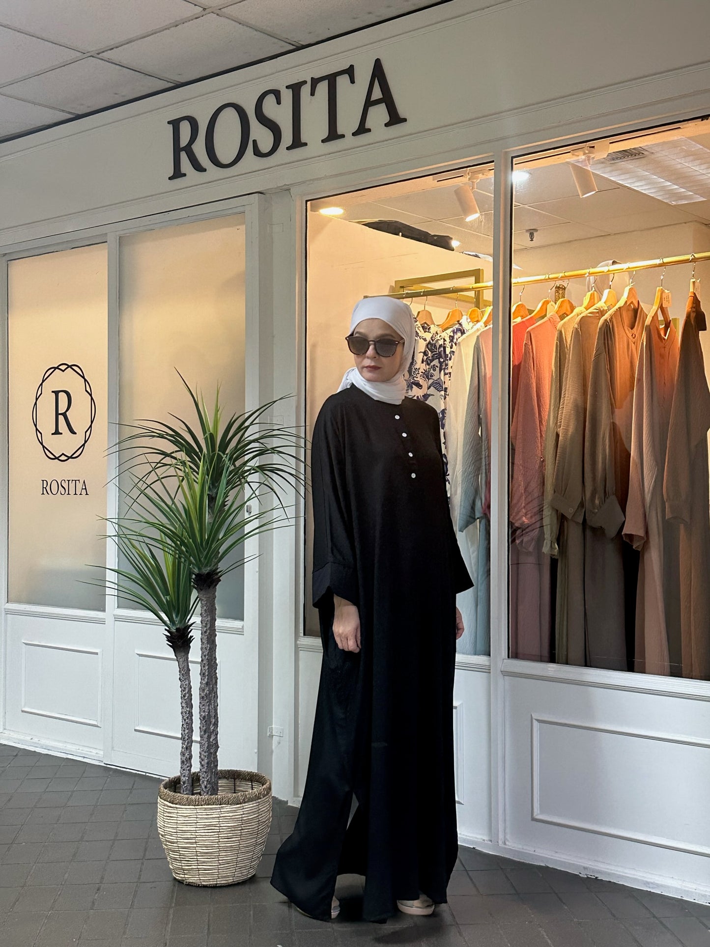 Dahlia Kaftan in Black