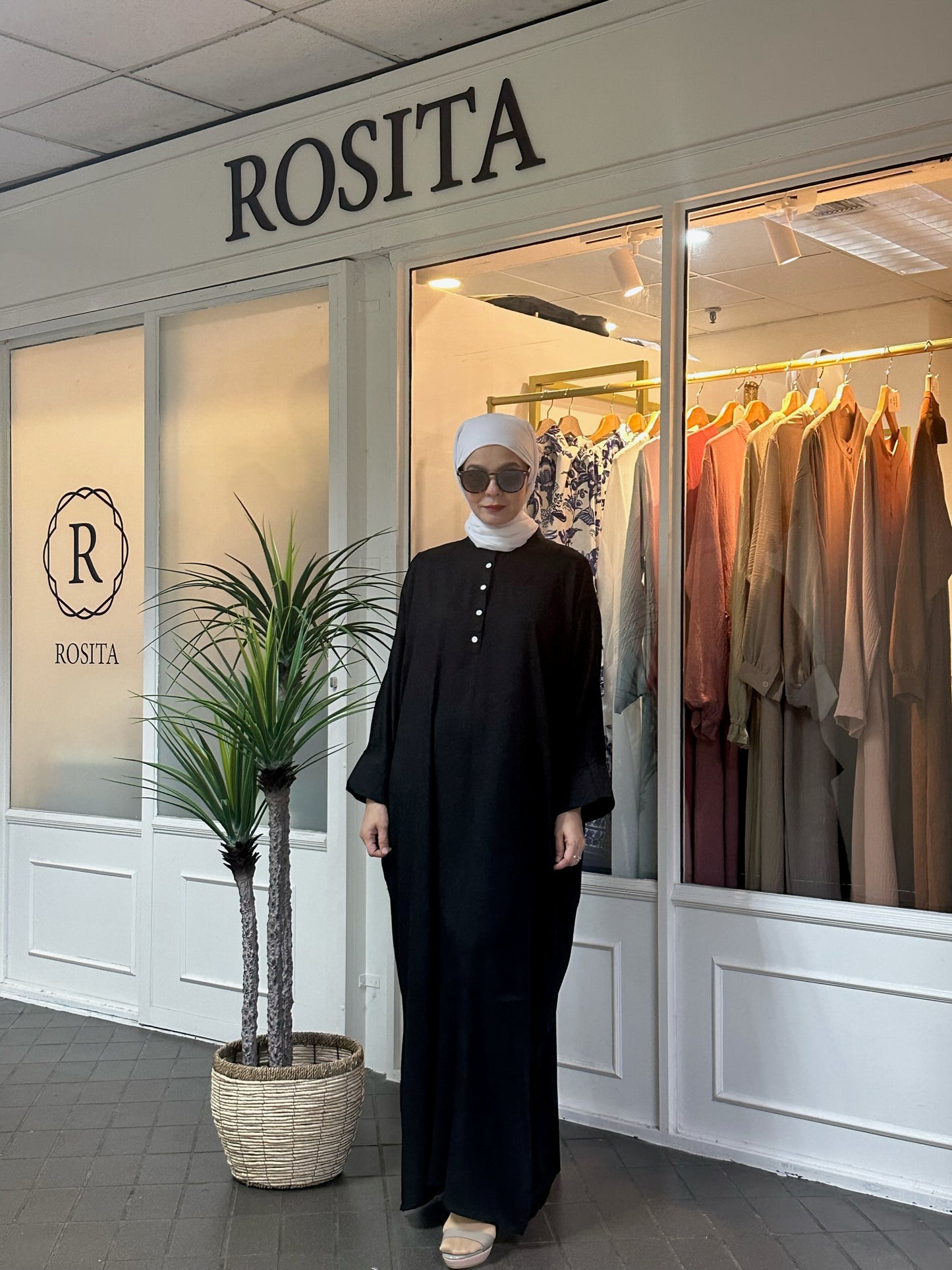 Dahlia Kaftan in Black