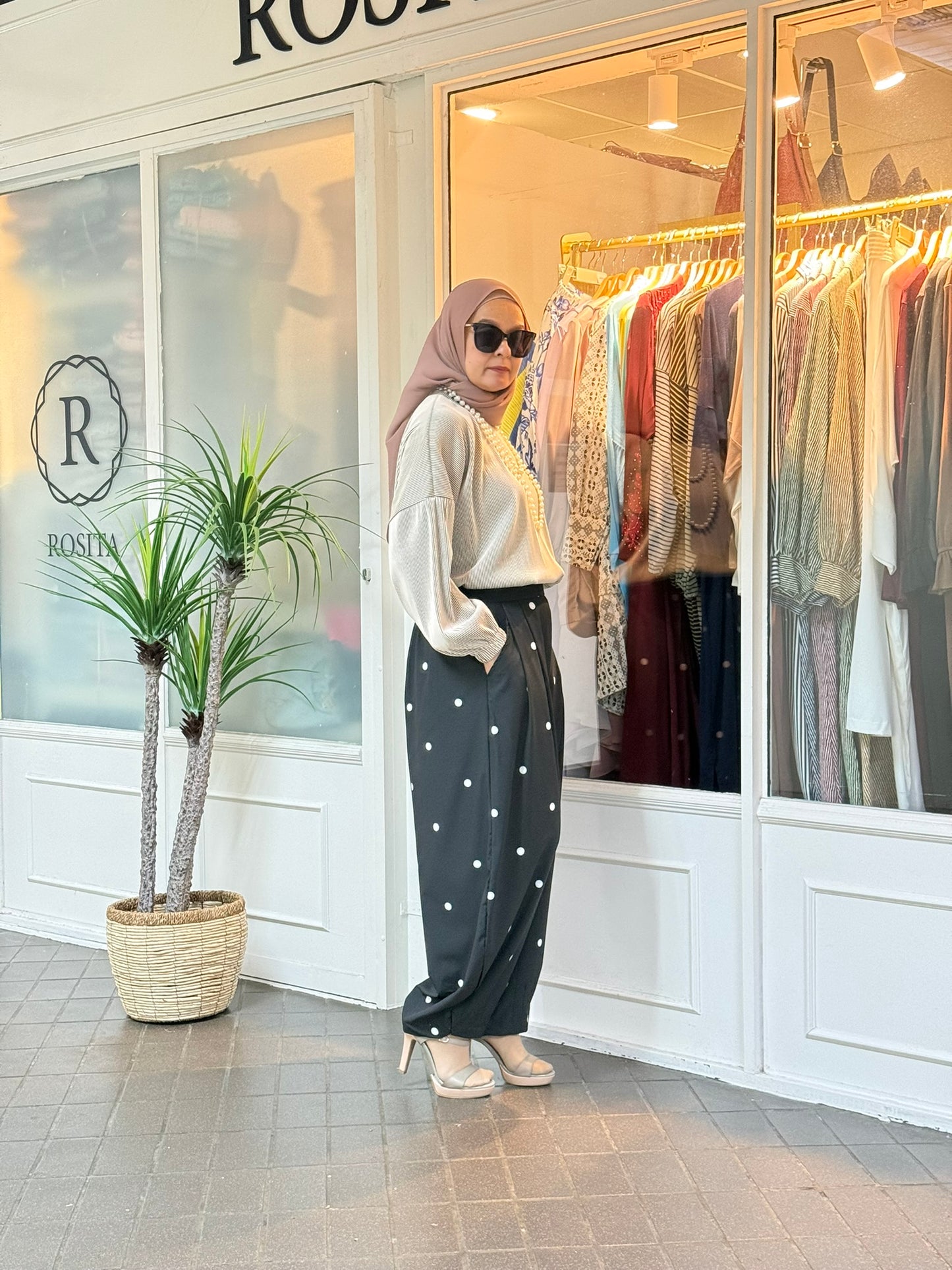 Hera Barrel Polkadot Pants in Black (NEW!)