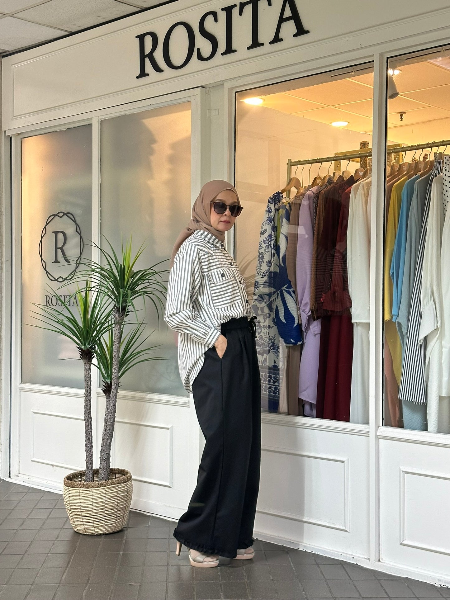 Elise Cotton Ruffles Pants 2.0 in Black (NEW!)