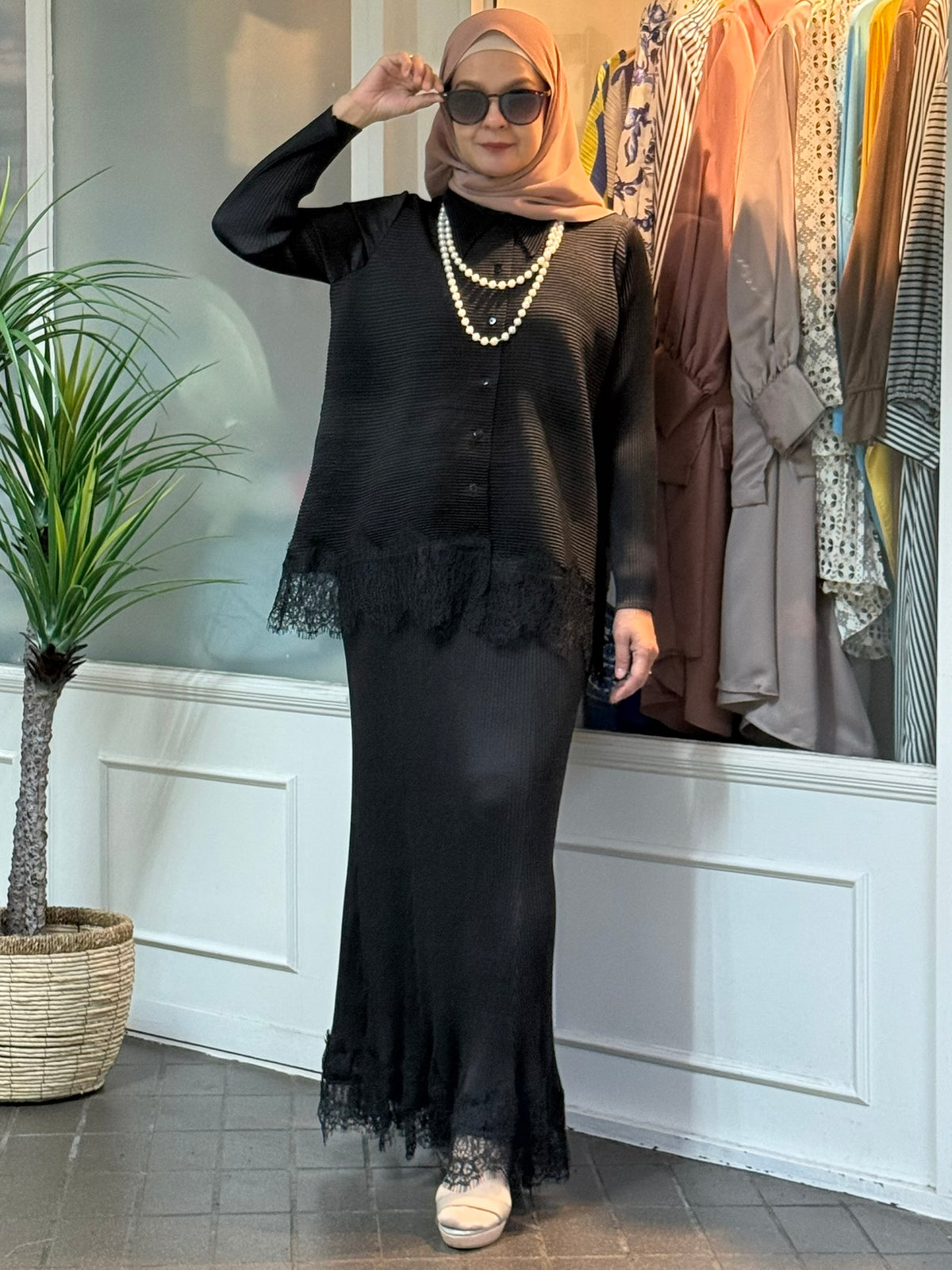 Sonia Pleated Skirt Set in Black (NEW!)
