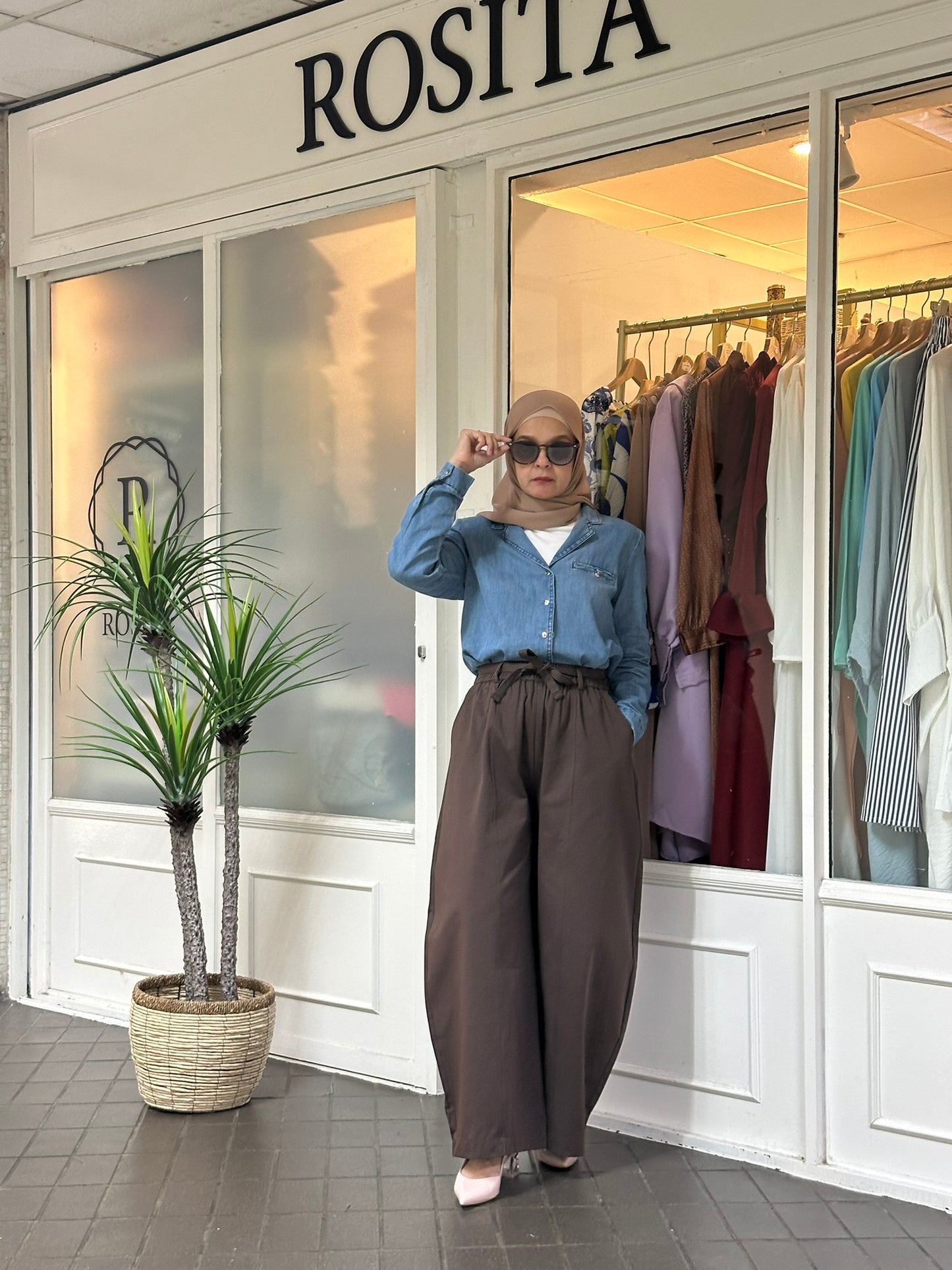 Suri Barrel Pants in Coffee (NEW!)