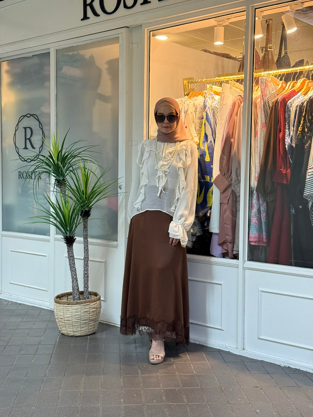 Leslie Frill Top in Creme (NEW!)
