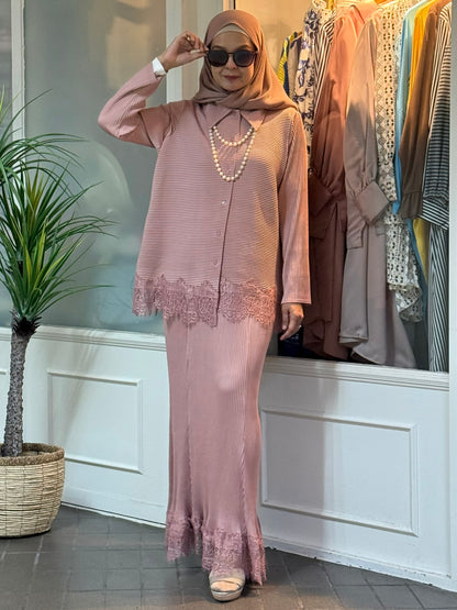 Sonia Pleated Skirt Set in Dusty Pink (NEW!)