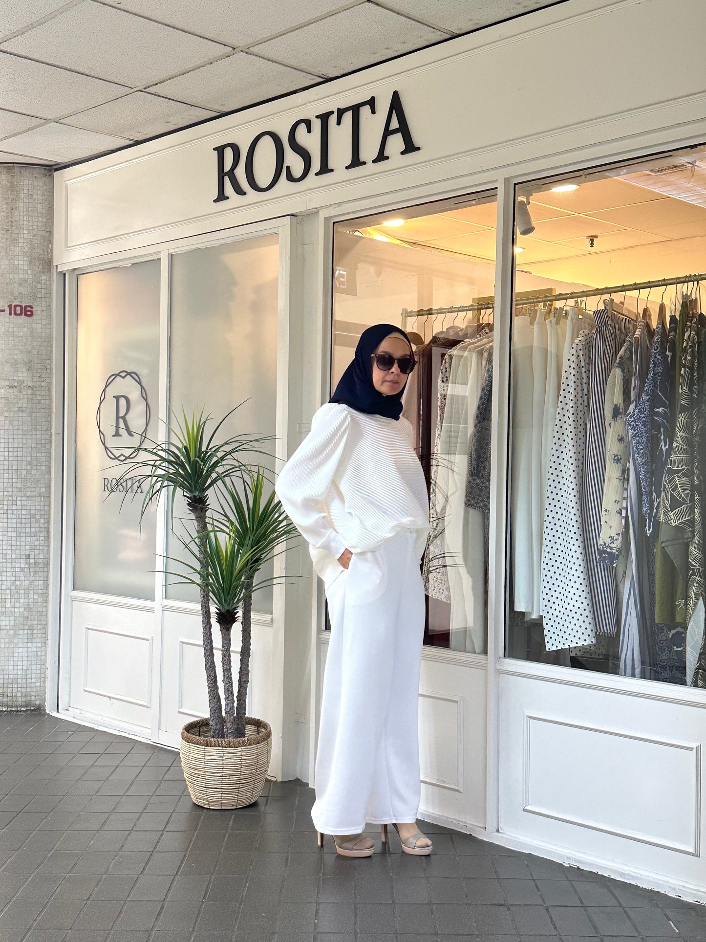 Adelle Stretchable Scuba Pants in White (NEW!)