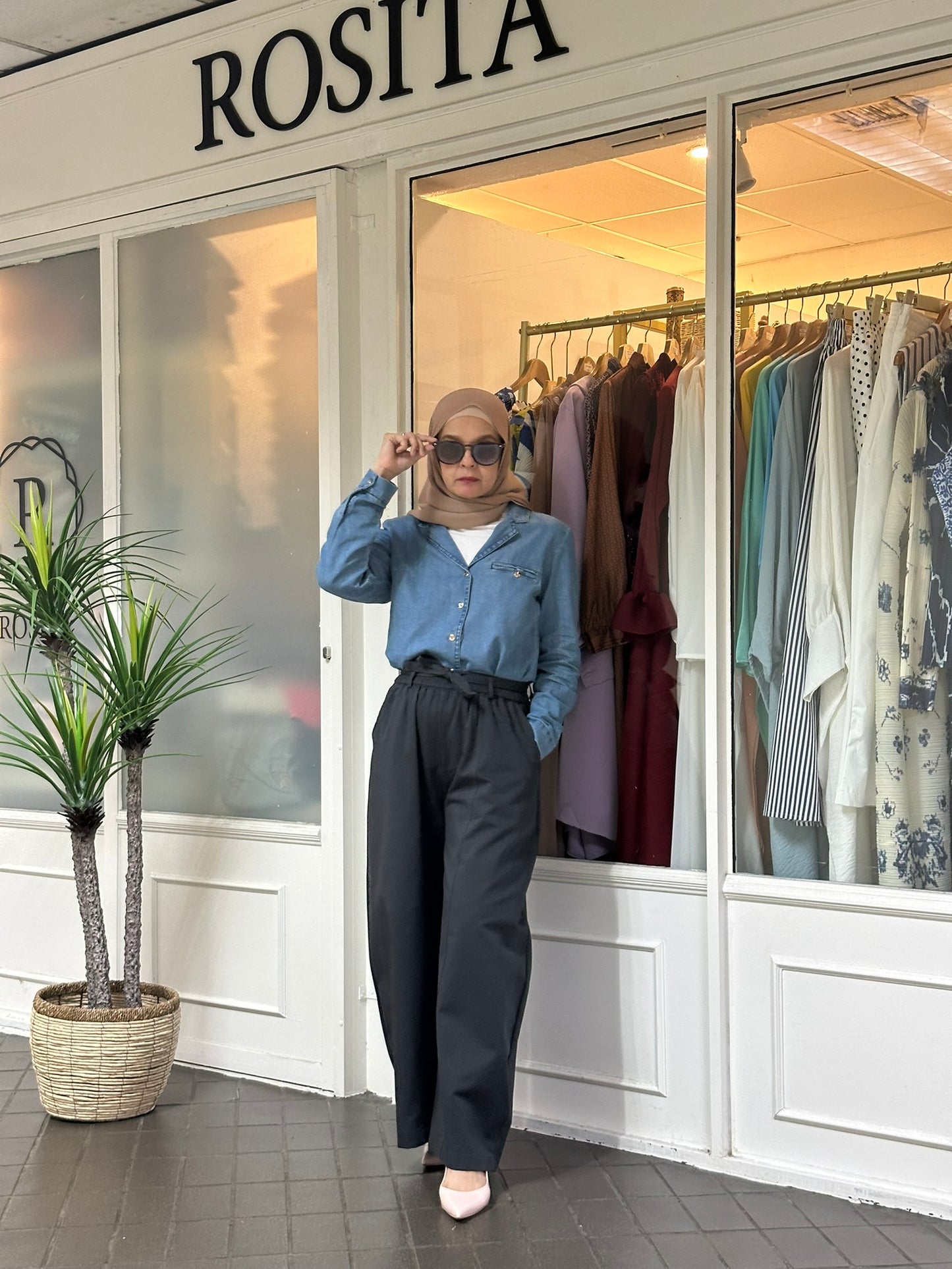 Suri Barrel Pants in Grey (NEW!)