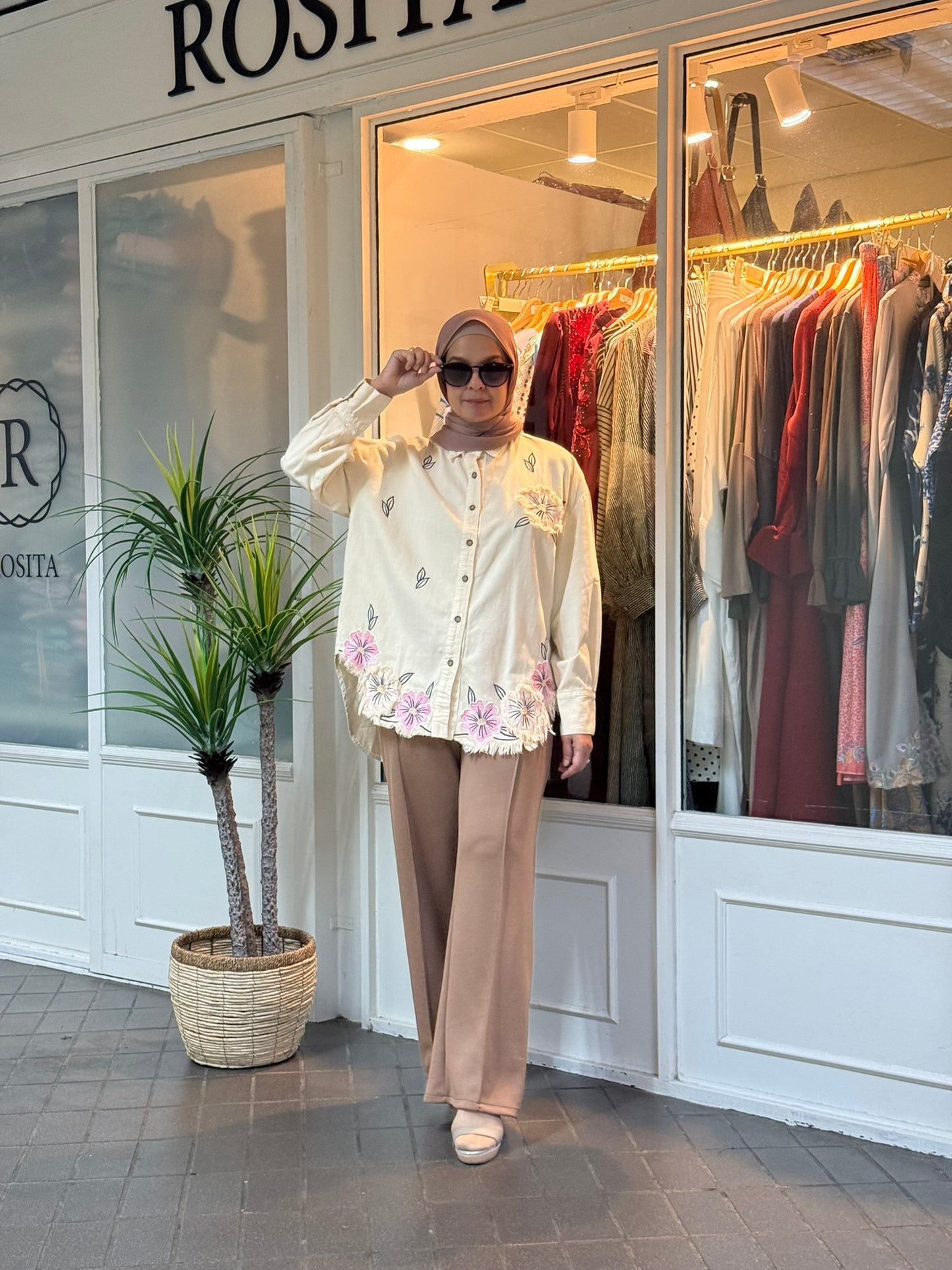 Peonies Embroidery Top in Horlicks (NEW!)