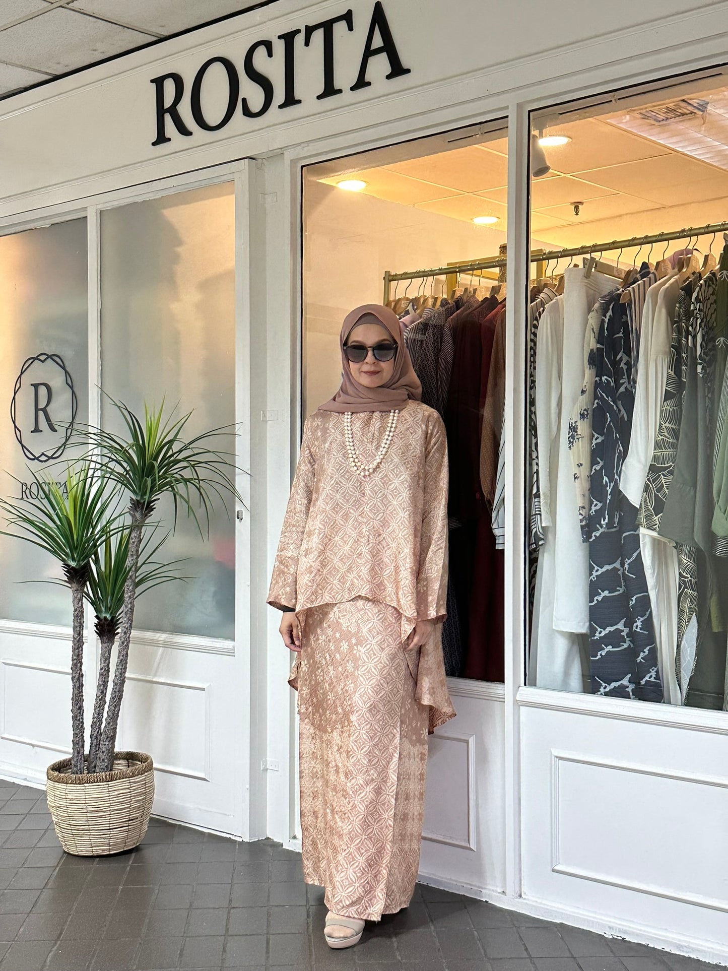 Dinda Batik Sutera Kurung Set in KP1 (NEW!)