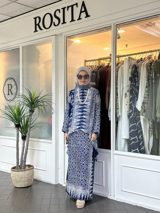 Dinda Batik Sutera Kurung Set in KP3 (NEW!)