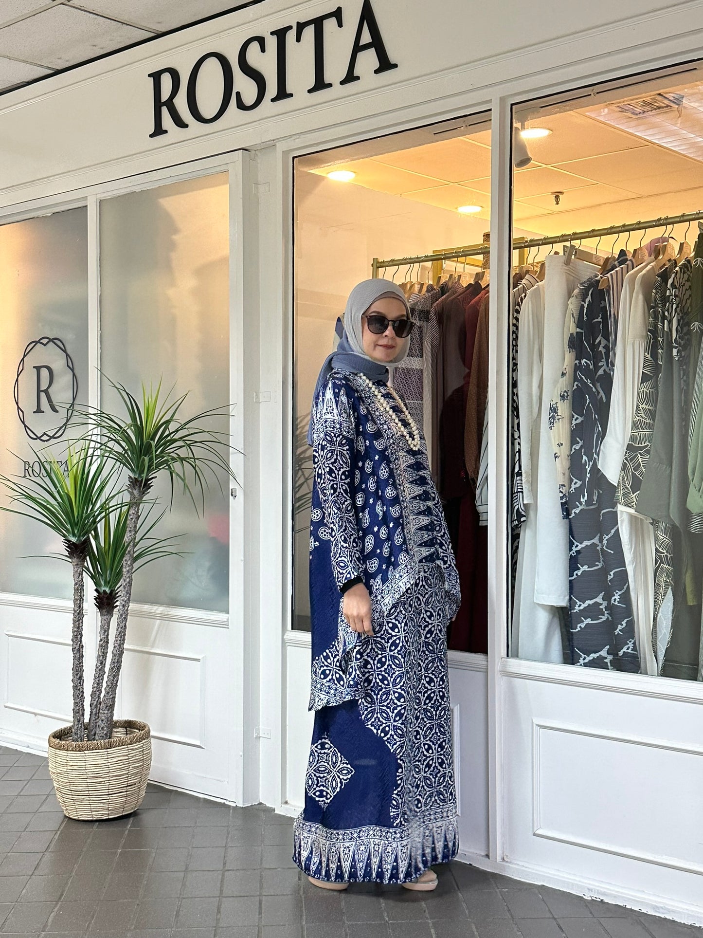 Dinda Batik Sutera Kurung Set in KP3 (NEW!)