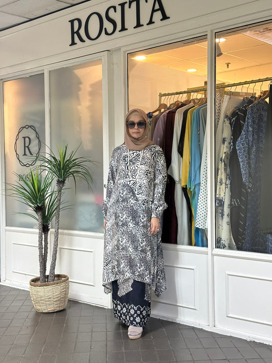 Amanda Batik Sutera Kurung Set in BK56 (NEW!)