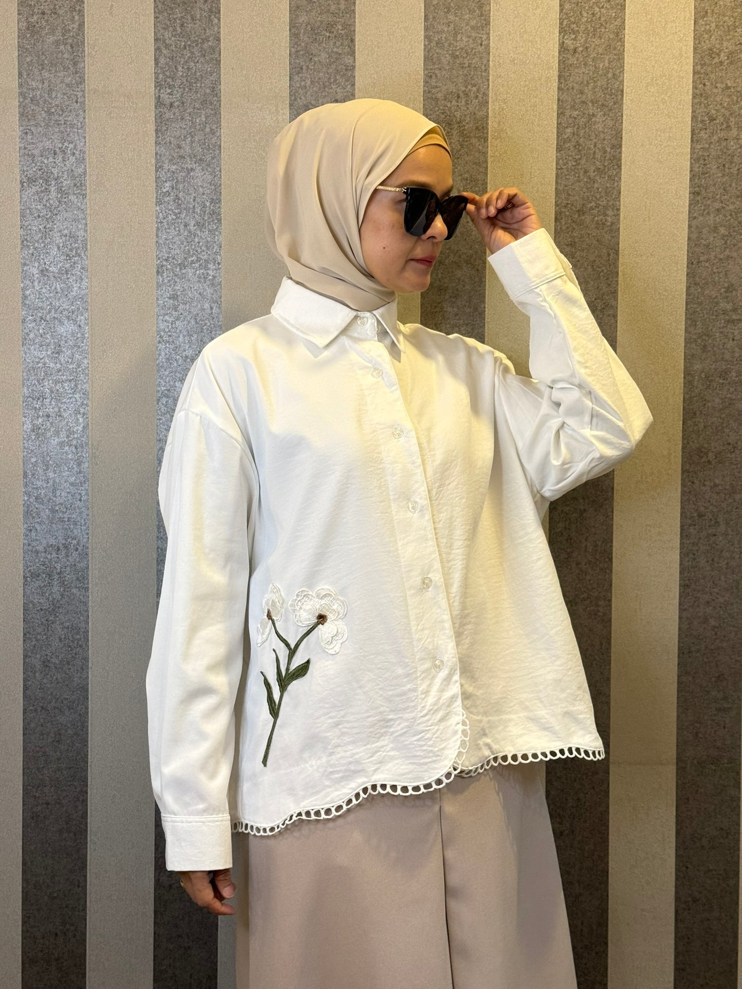 Leila Embroidery Top in White (NEW!)