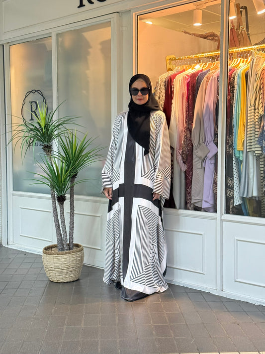 Layla Kaftan in LK06 White Geometric (NEW!)