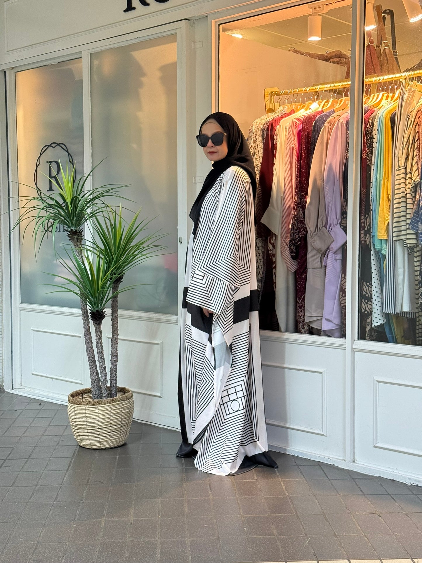 Layla Kaftan in LK06 White Geometric (NEW!)