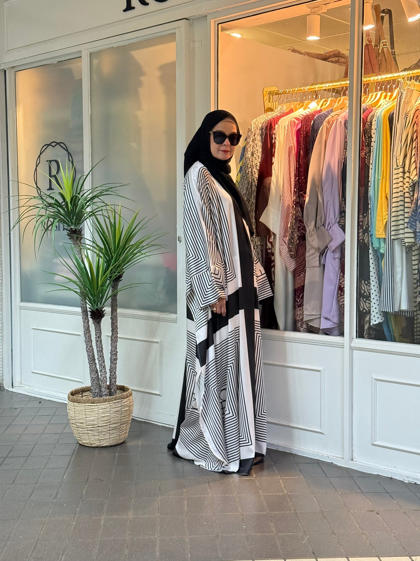 Layla Kaftan in LK06 White Geometric (NEW!)