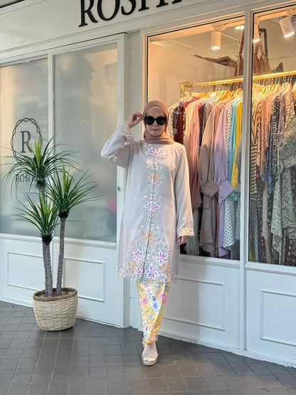 Kebaya Sulam Che Nom in Light Taupe (Early Bird Promo)
