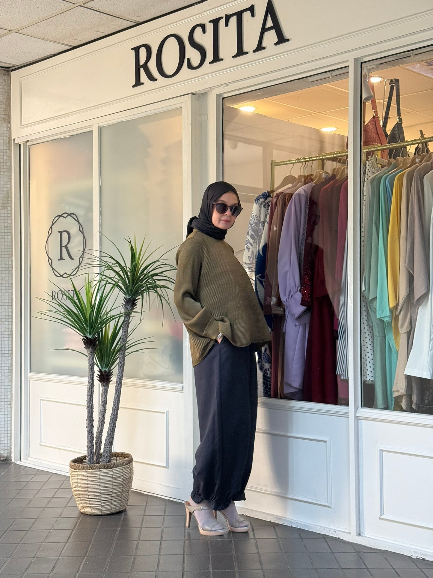 Naomi Drawstring Pants in Navy (NEW!)