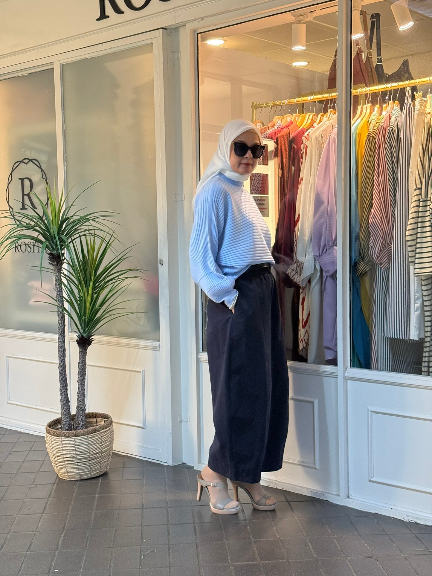 Audrey Barrel Pants in Navy (NEW!)