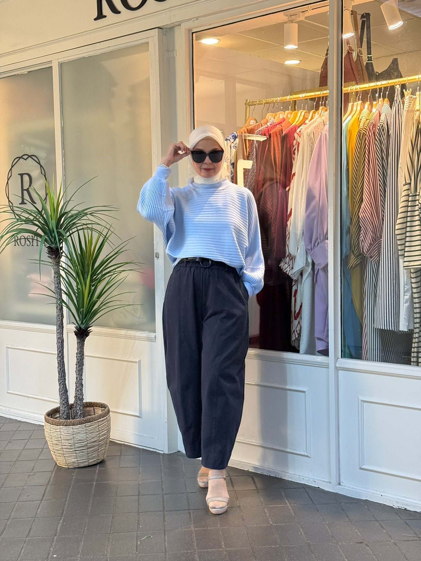 Audrey Barrel Pants in Navy (NEW!)