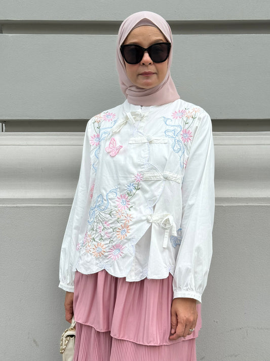 Lily Embroidery Blouse in White (NEW!)