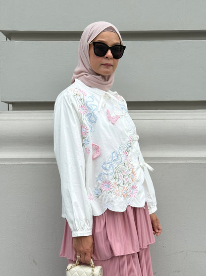Lily Embroidery Blouse in White (NEW!)