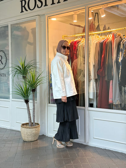 Anna Outerwear Top in White (NEW!)